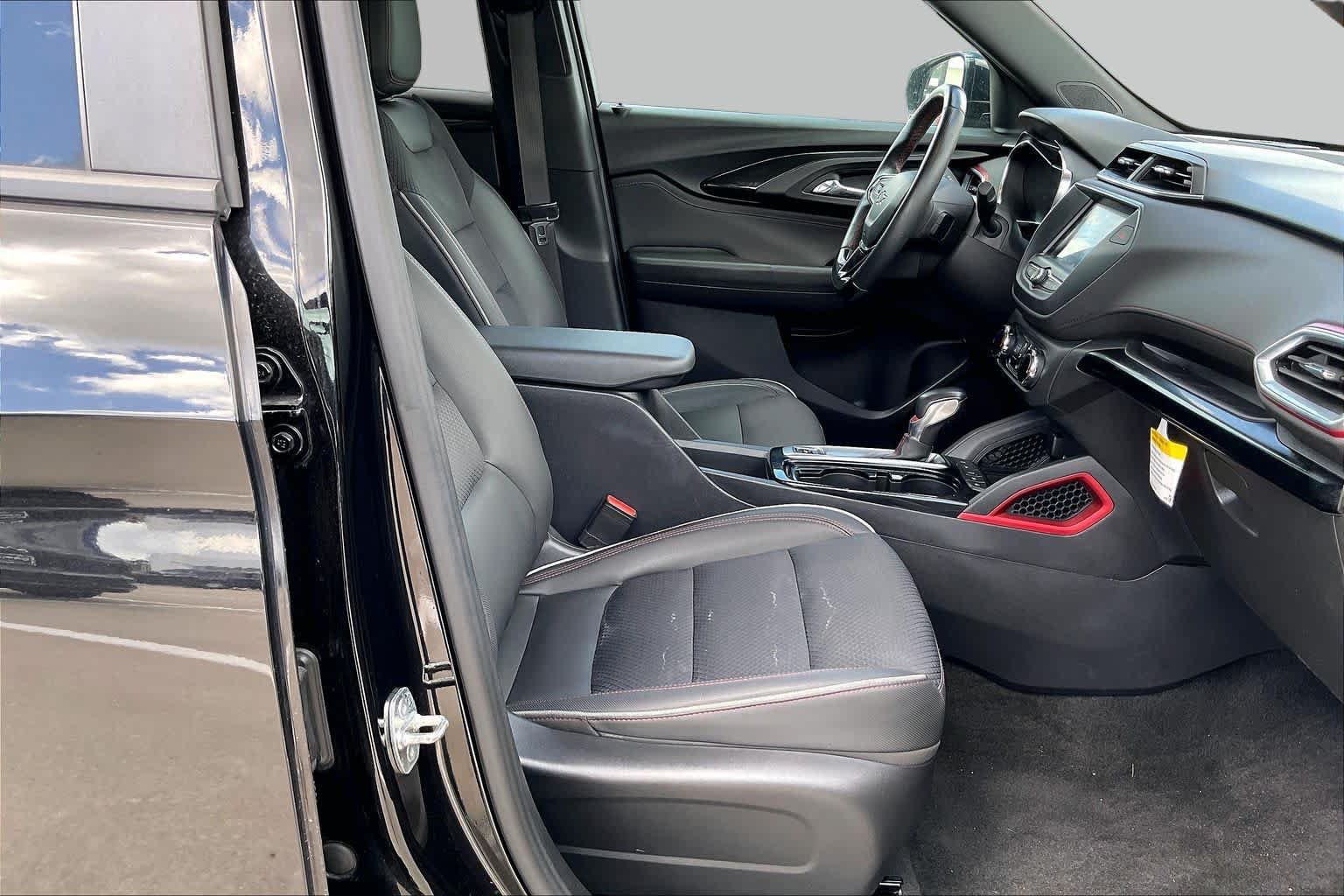 Used 2022 Chevrolet TrailBlazer RS FWD image 9