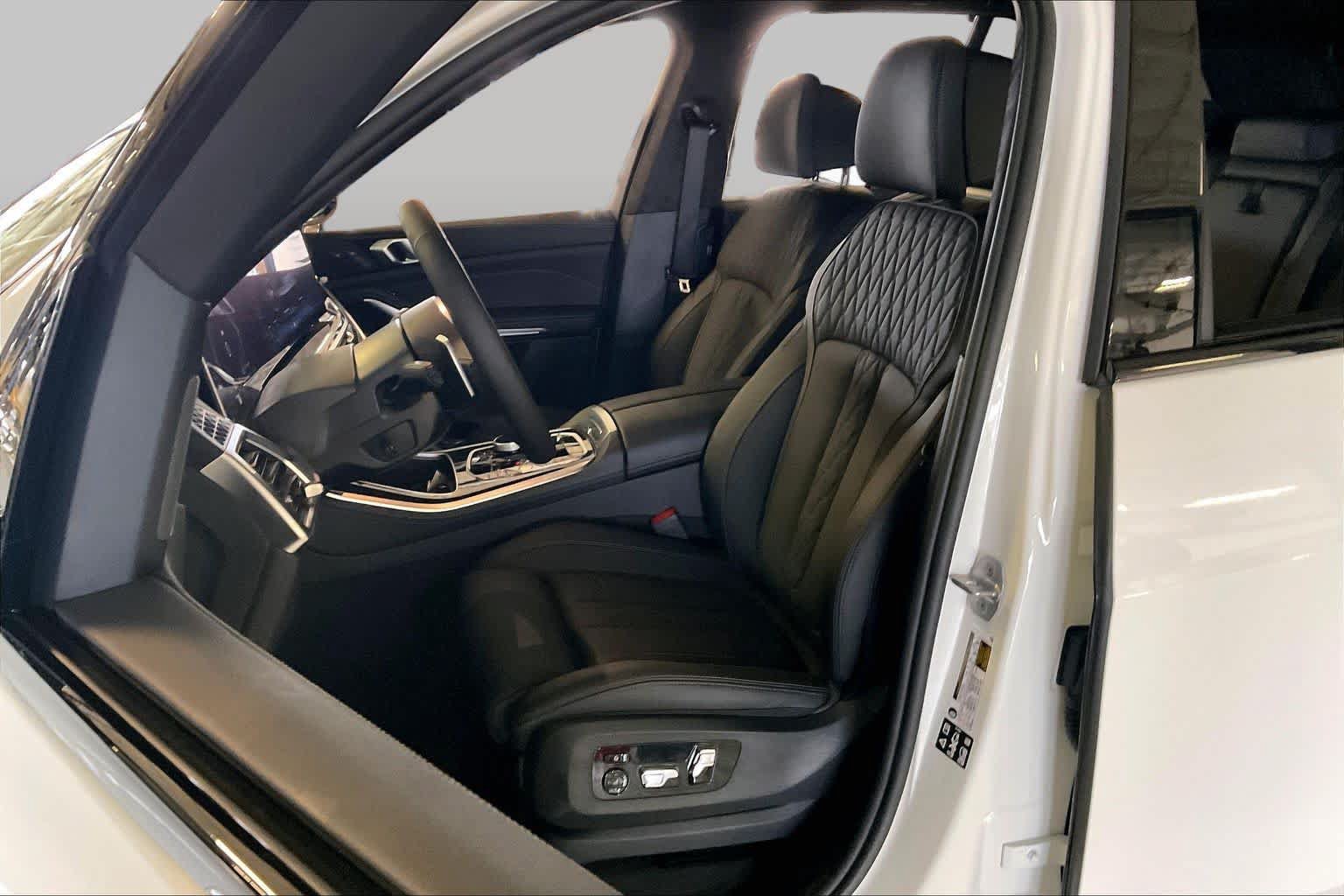 New 2026 BMW X5 xDrive40i w/ Executive Package AWD/4WD image 9