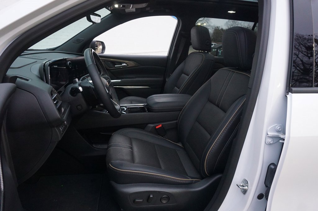 Certified 2025 Chevrolet Traverse High Country image 10