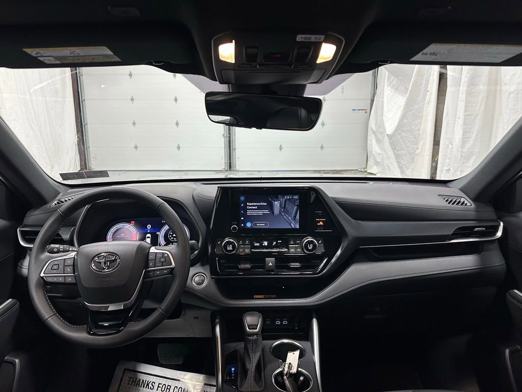 Used 2025 Toyota Highlander XSE image 44