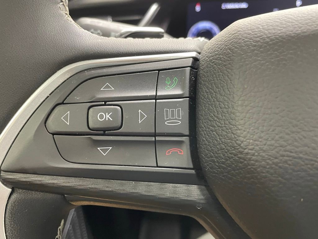 Used 2023 Jeep Grand Cherokee Altitude AWD/4WD image 25