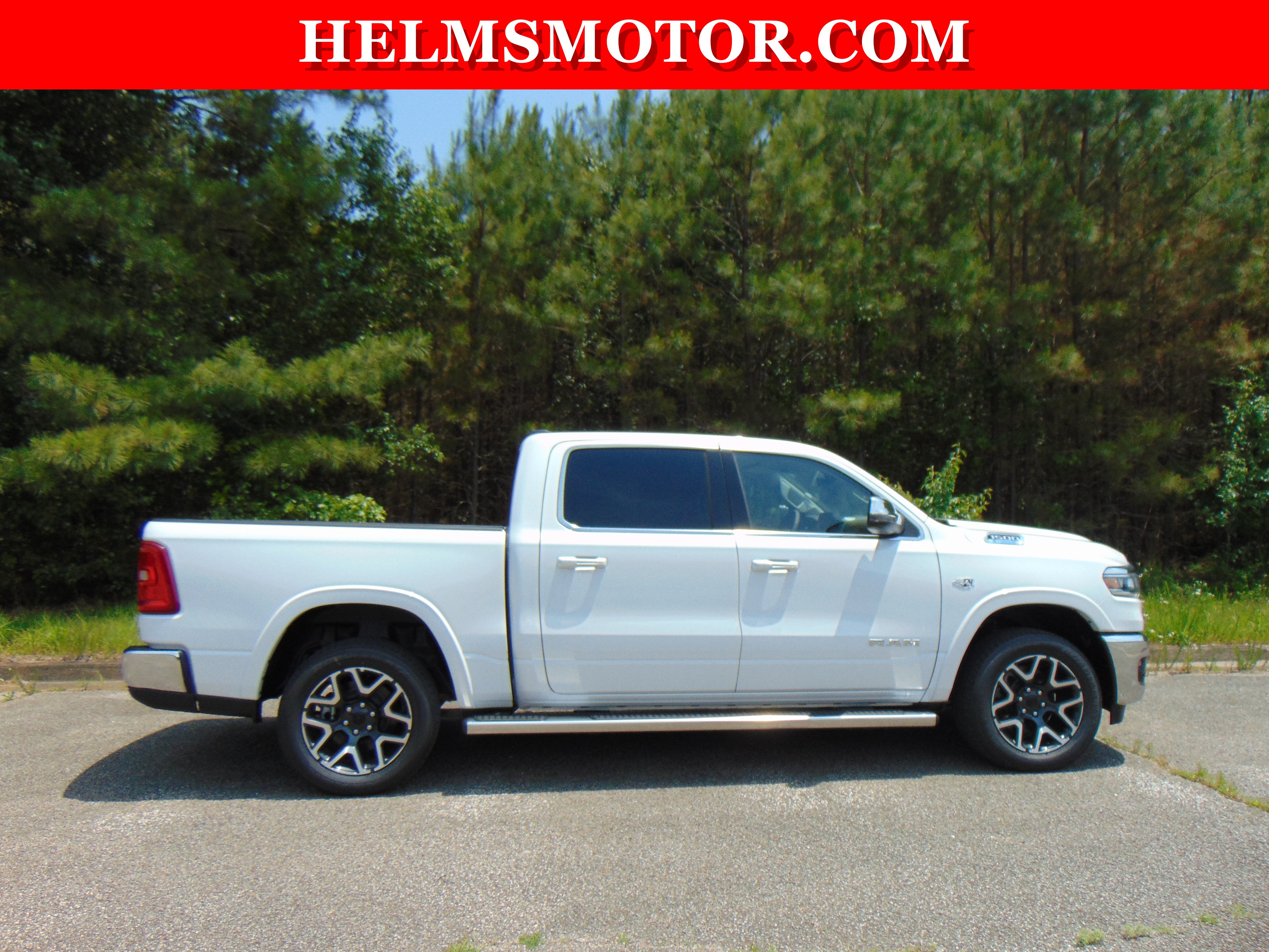New 2026 RAM 1500 Laramie AWD/4WD image 14
