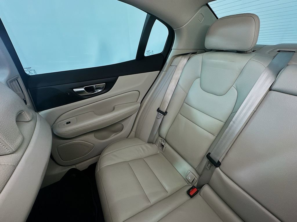 Used 2023 Volvo S60 B5 Ultimate image 12