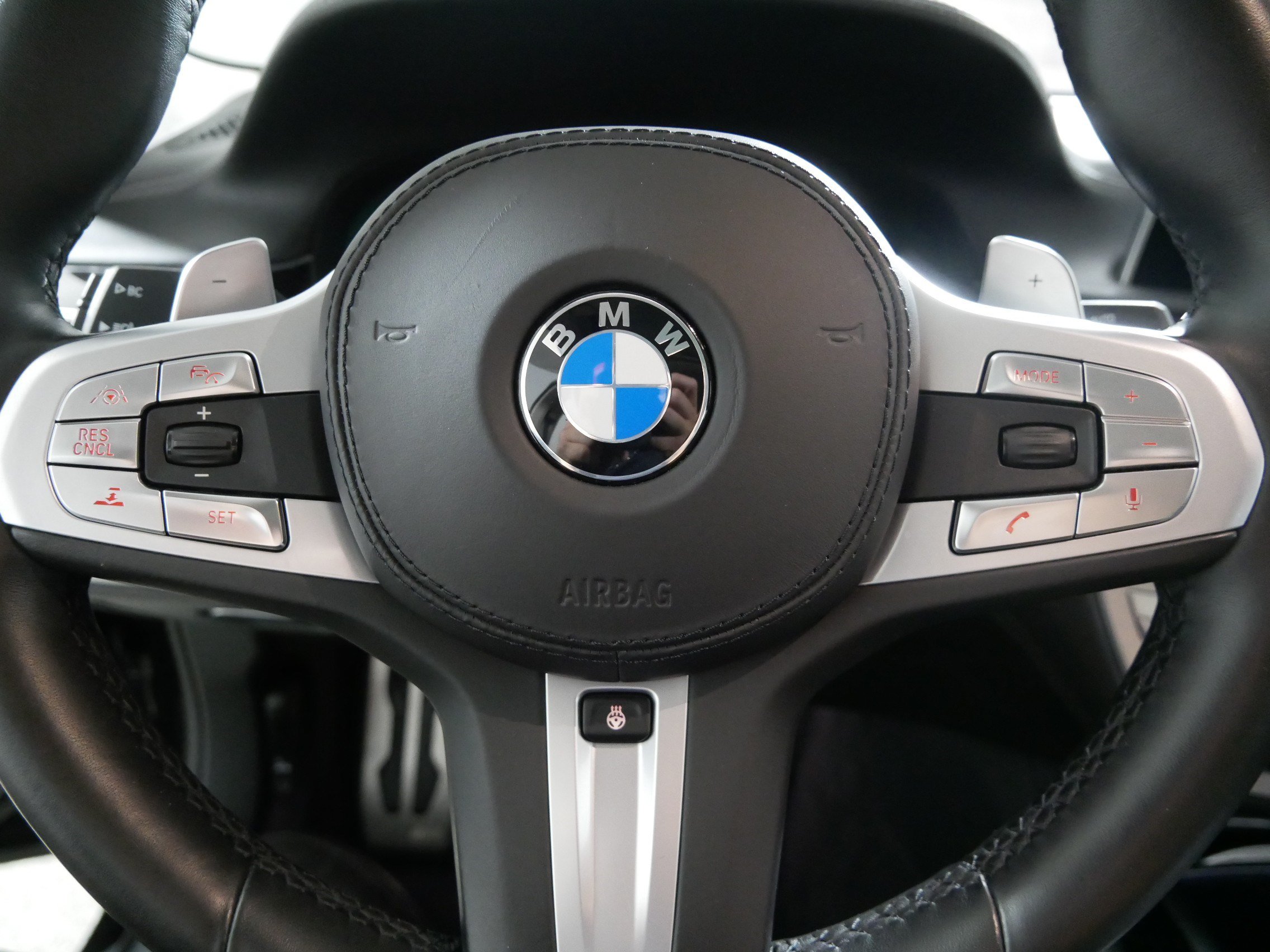 Used 2019 BMW M760i xDrive w/ Luxury Rear Seating Package AWD/4WD image 25