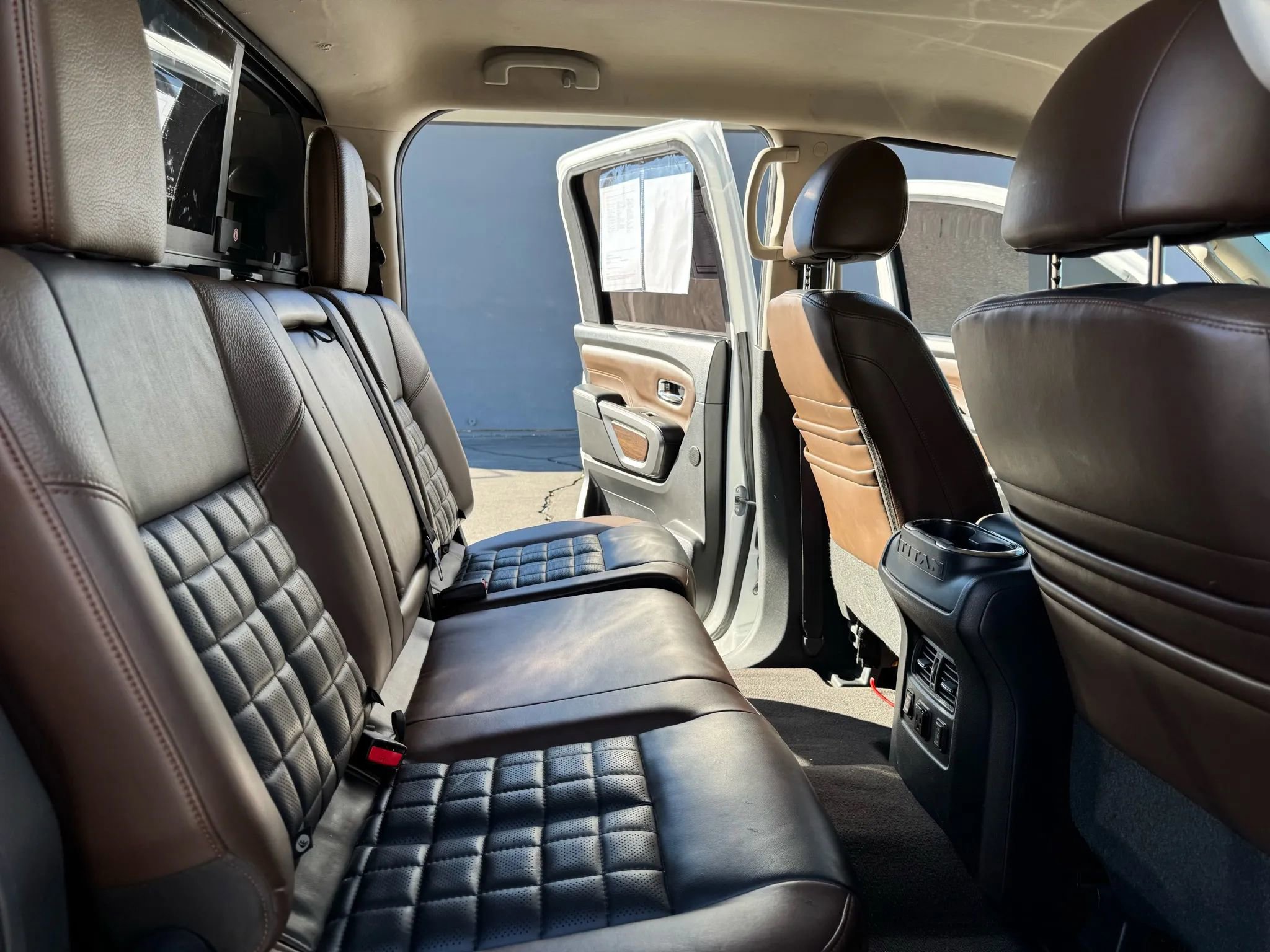 Used 2017 Nissan Titan Platinum Reserve image 16