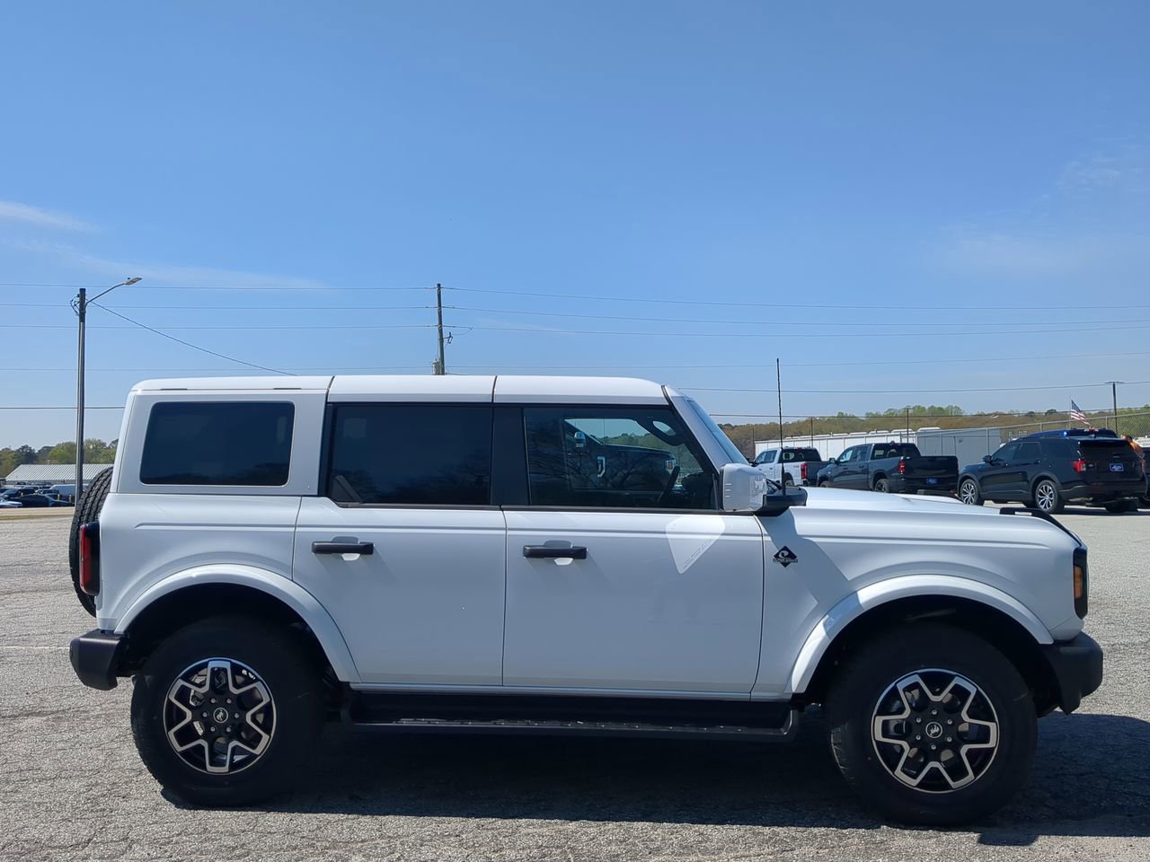 New 2026 Ford Bronco Outer Banks AWD/4WD image 2