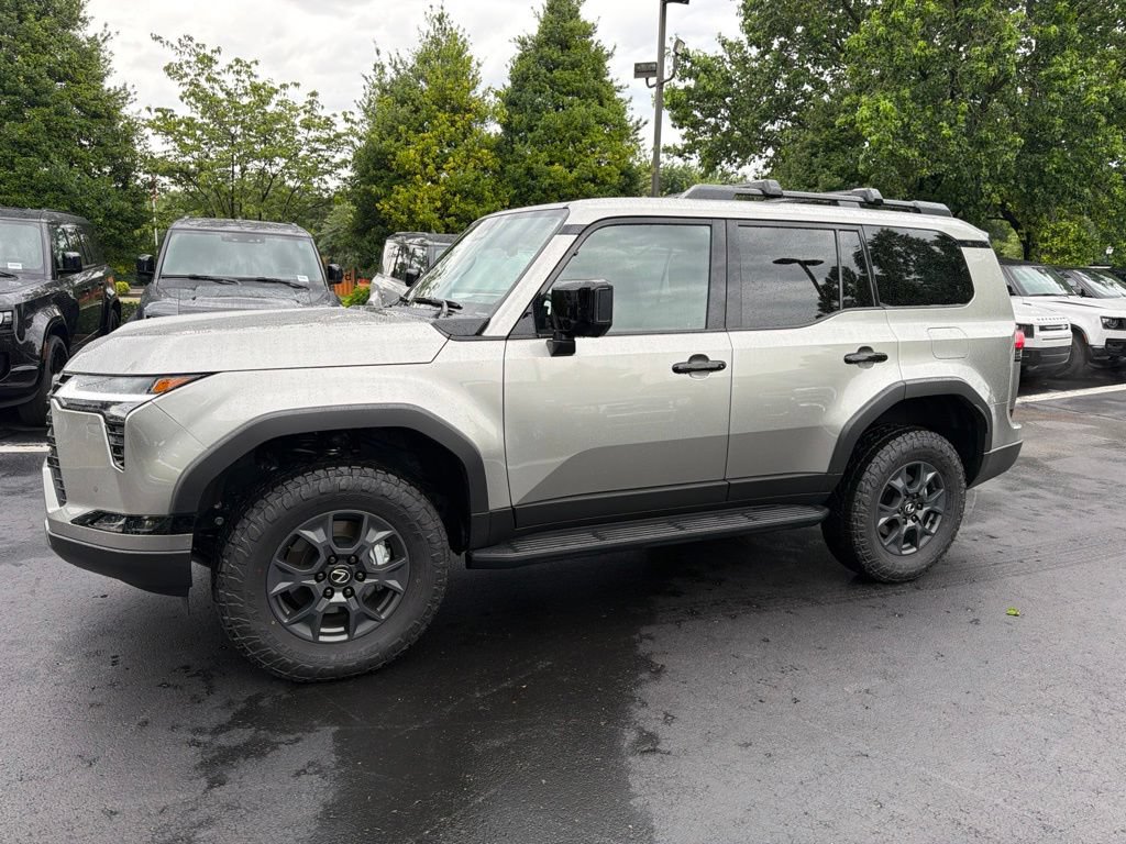 Used 2026 Lexus GX 550 AWD/4WD image 2