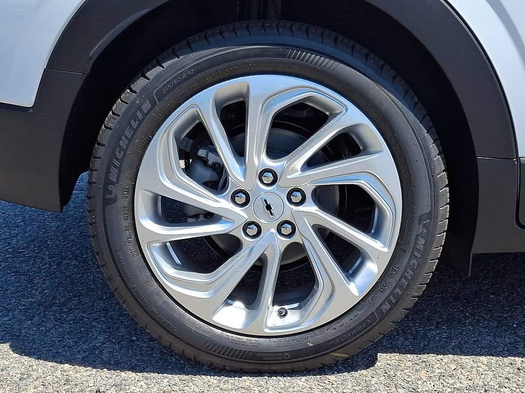 New 2027 Chevrolet Bolt LT FWD image 5