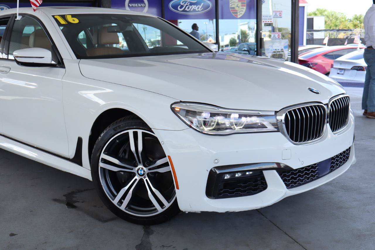 Used 2016 BMW 750i RWD image 2