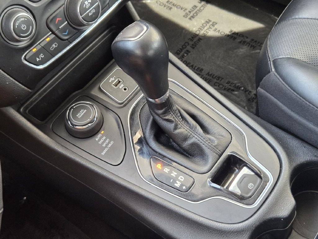Used 2023 Jeep Cherokee Altitude Lux AWD/4WD image 21