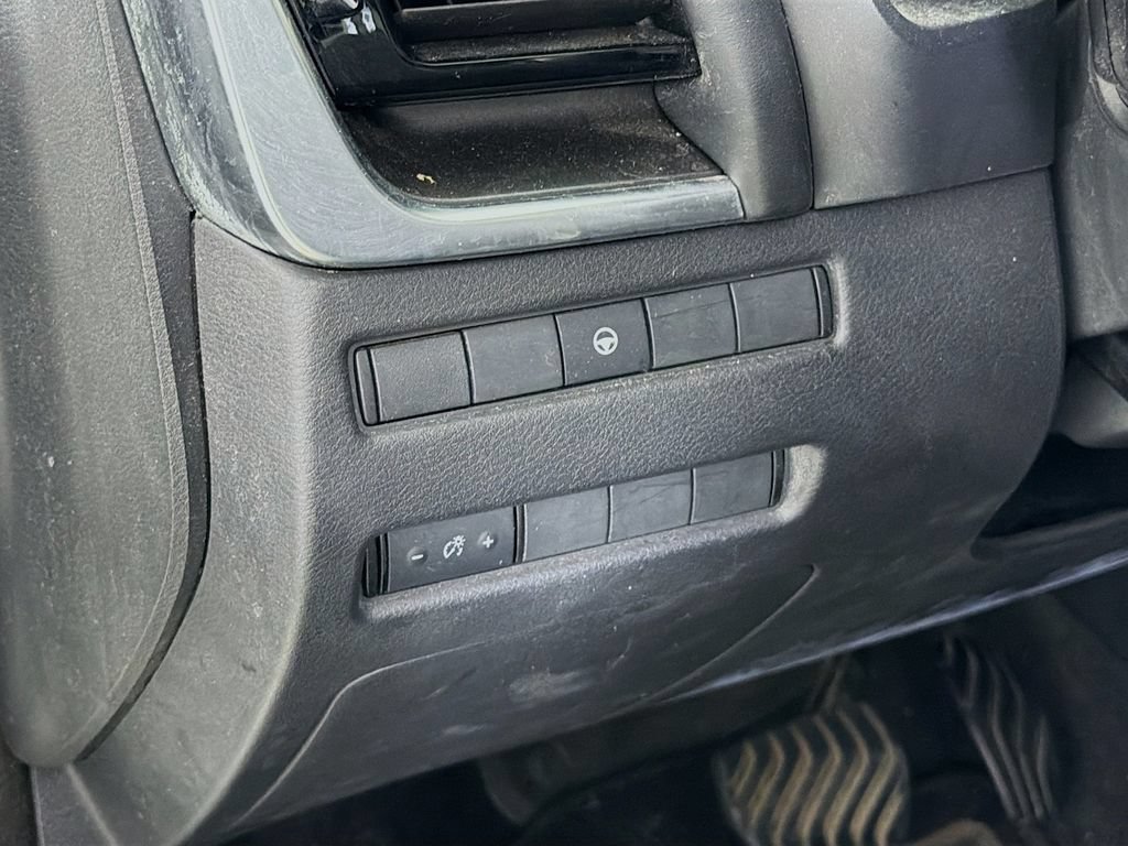 Used 2022 Nissan Rogue SV FWD image 13