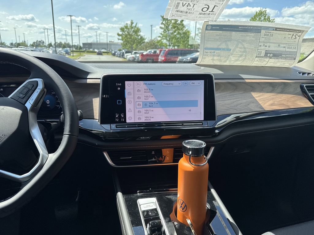 New 2025 Volkswagen Atlas SE image 14