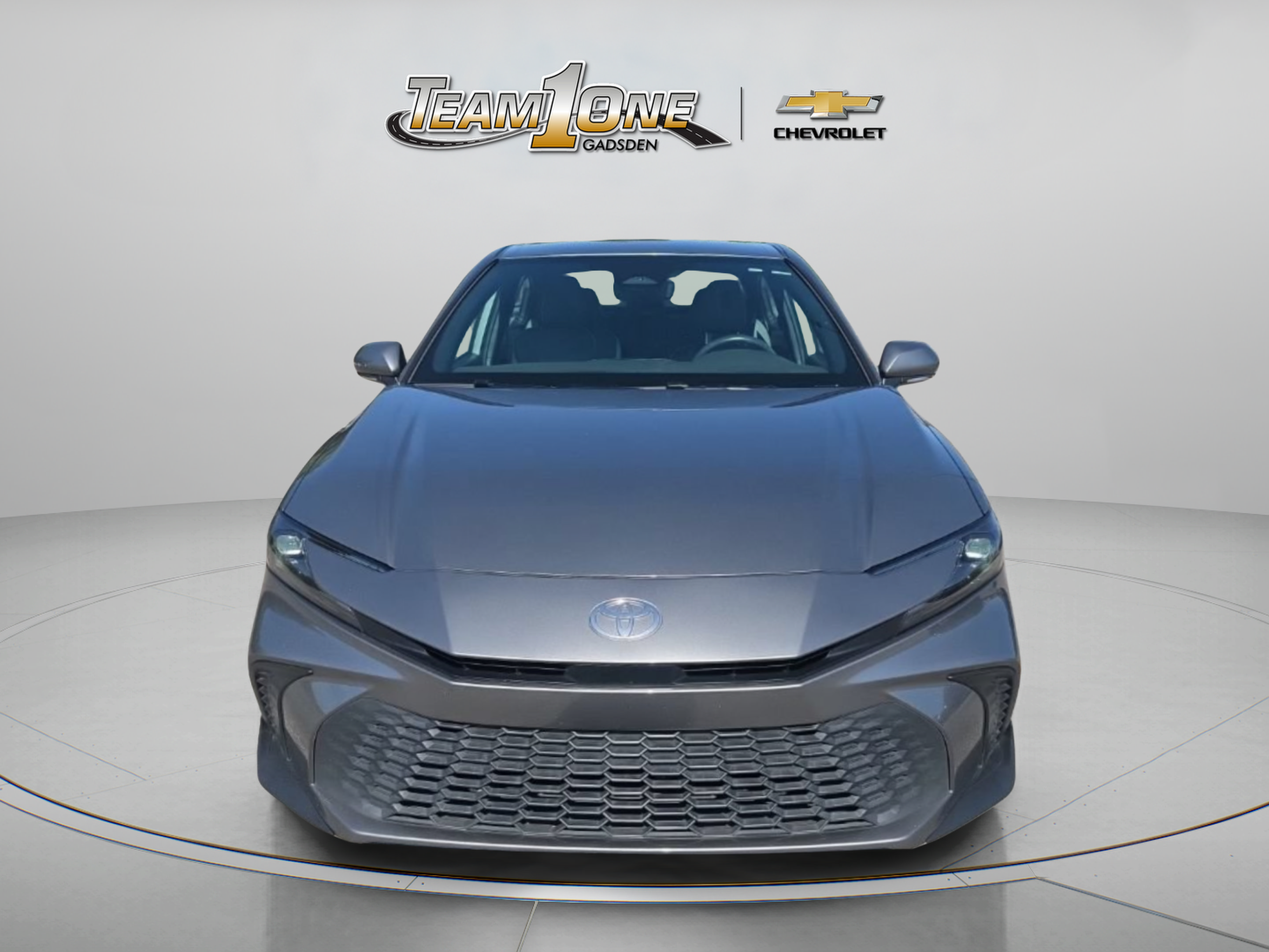 Used 2025 Toyota Camry SE FWD image 2