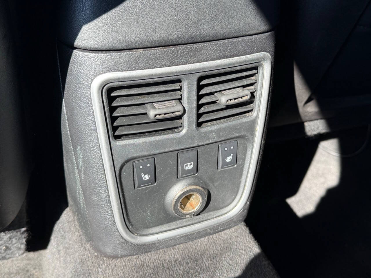 Used 2014 Chrysler 300 C RWD image 27