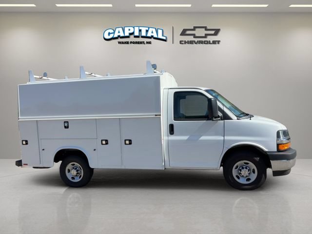 New 2025 Chevrolet Express 3500 w/ Power Convenience Package RWD image 7