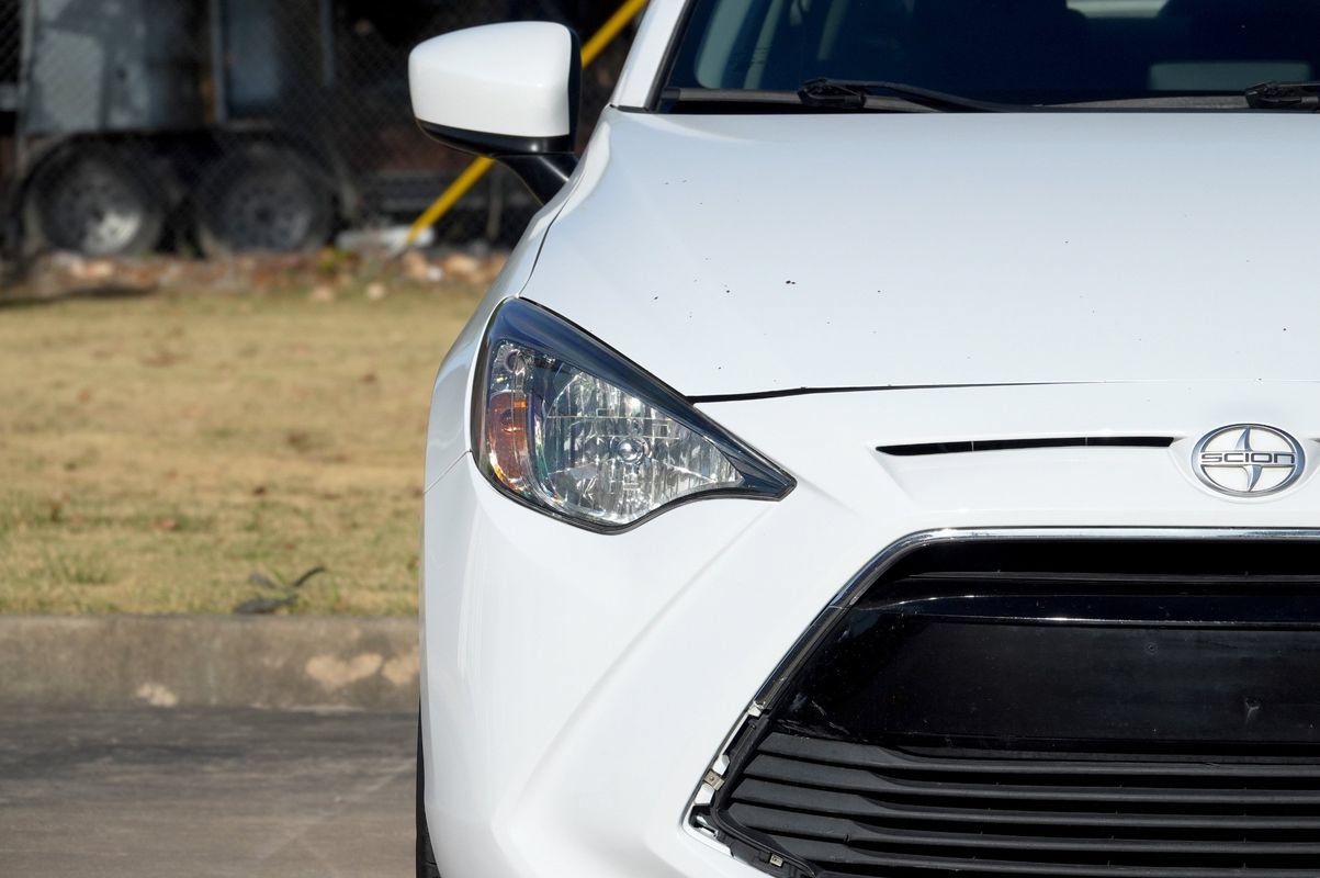 Used 2016 Scion iA FWD image 19