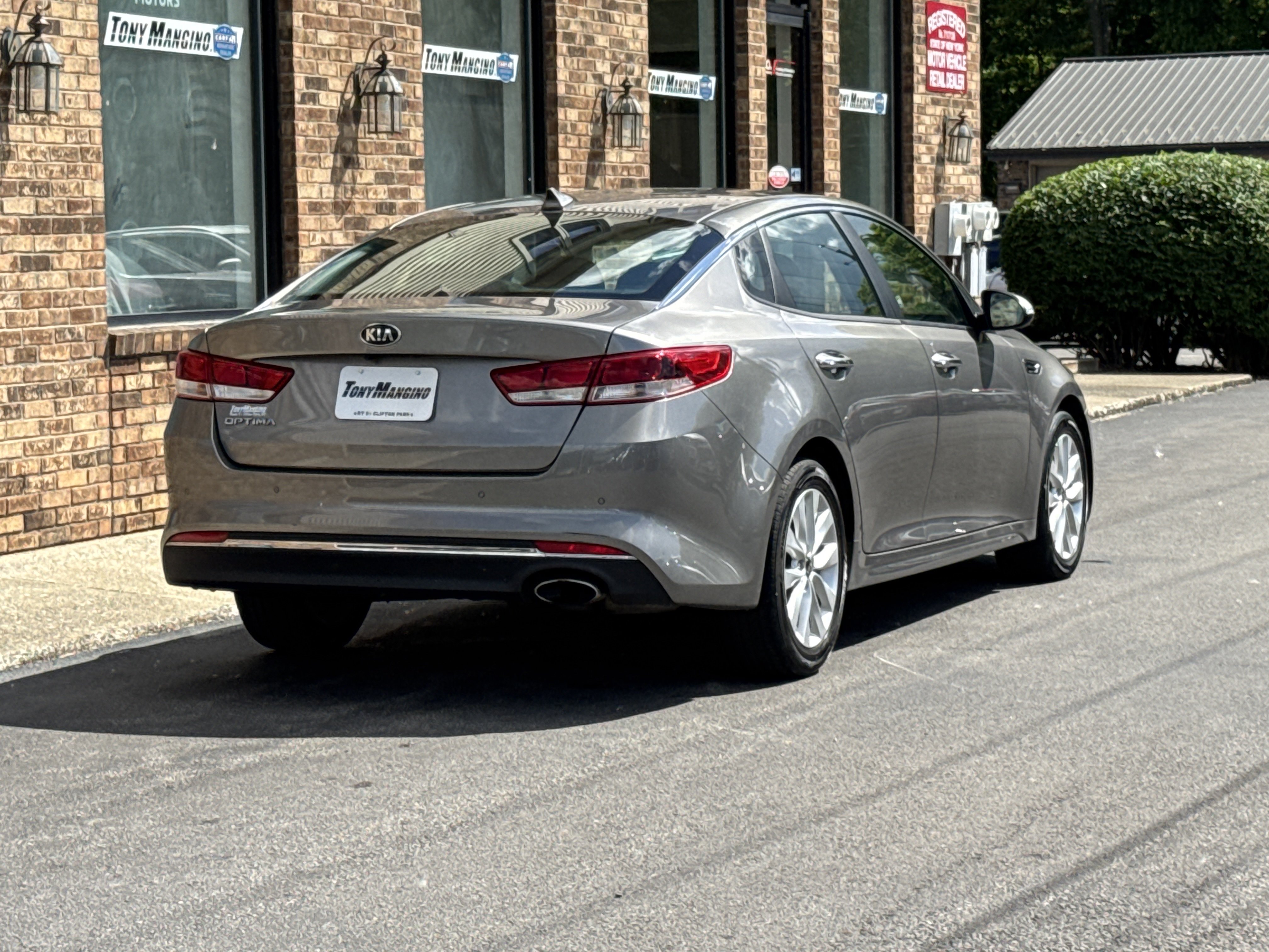 Used 2018 Kia Optima LX w/ 17" Alloy Wheels Package FWD image 5