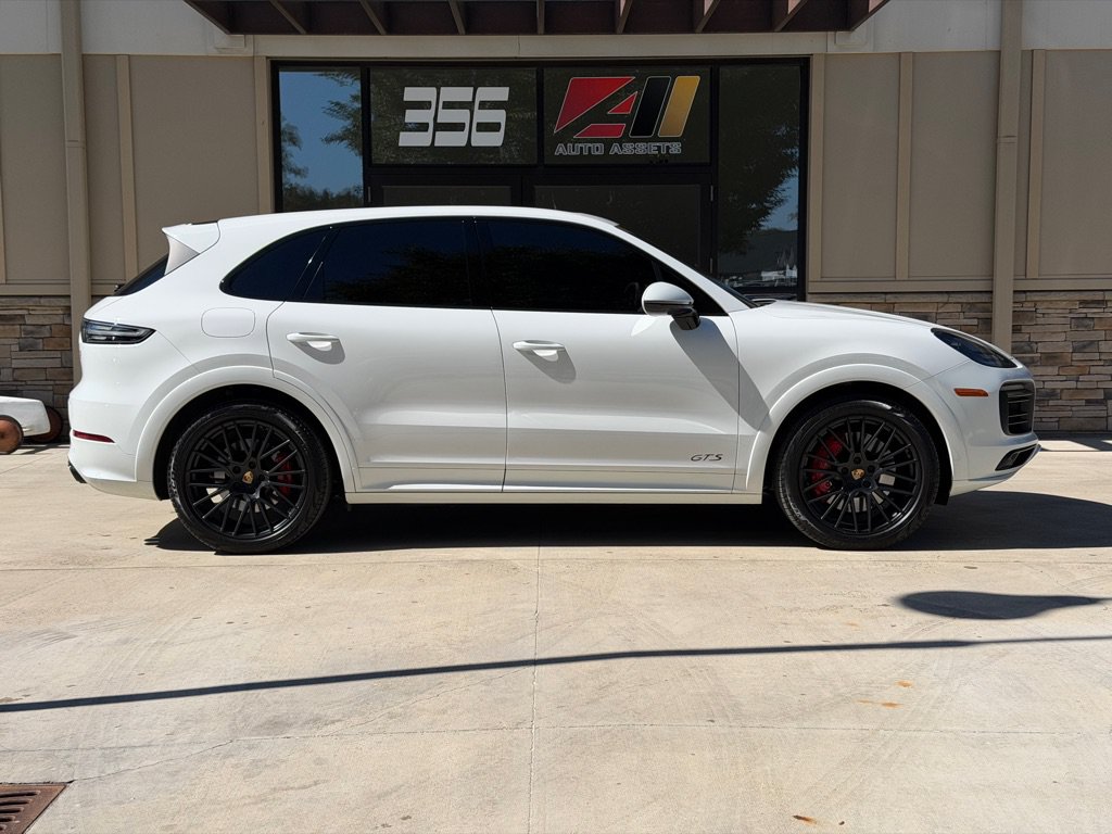Used 2023 Porsche Cayenne GTS AWD/4WD image 2