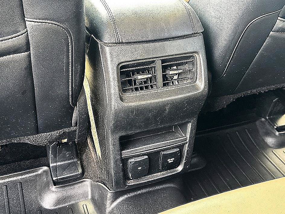 Used 2019 Ford Edge SEL w/ Equipment Group 201A FWD image 11