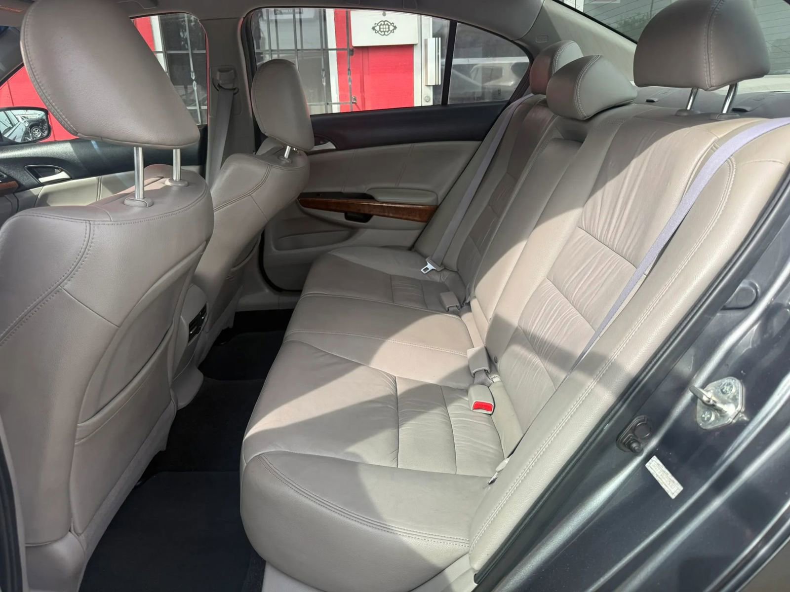 Used 2011 Honda Accord EX-L image 10