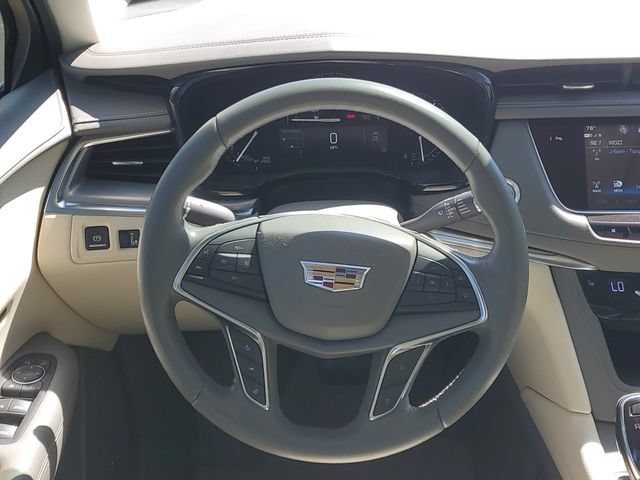 Certified 2018 Cadillac XT5 Luxury w/ Driver Awareness Package AWD/4WD image 13