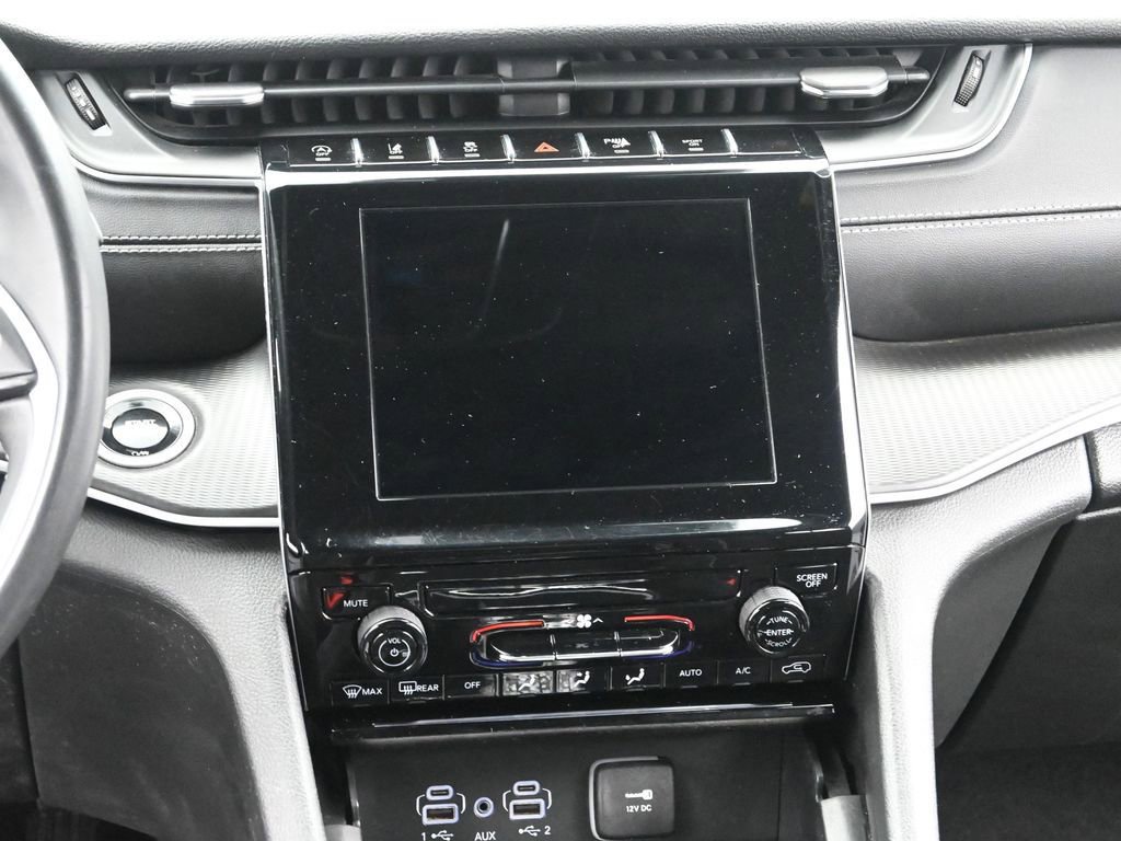 Used 2024 Jeep Grand Cherokee Laredo image 26