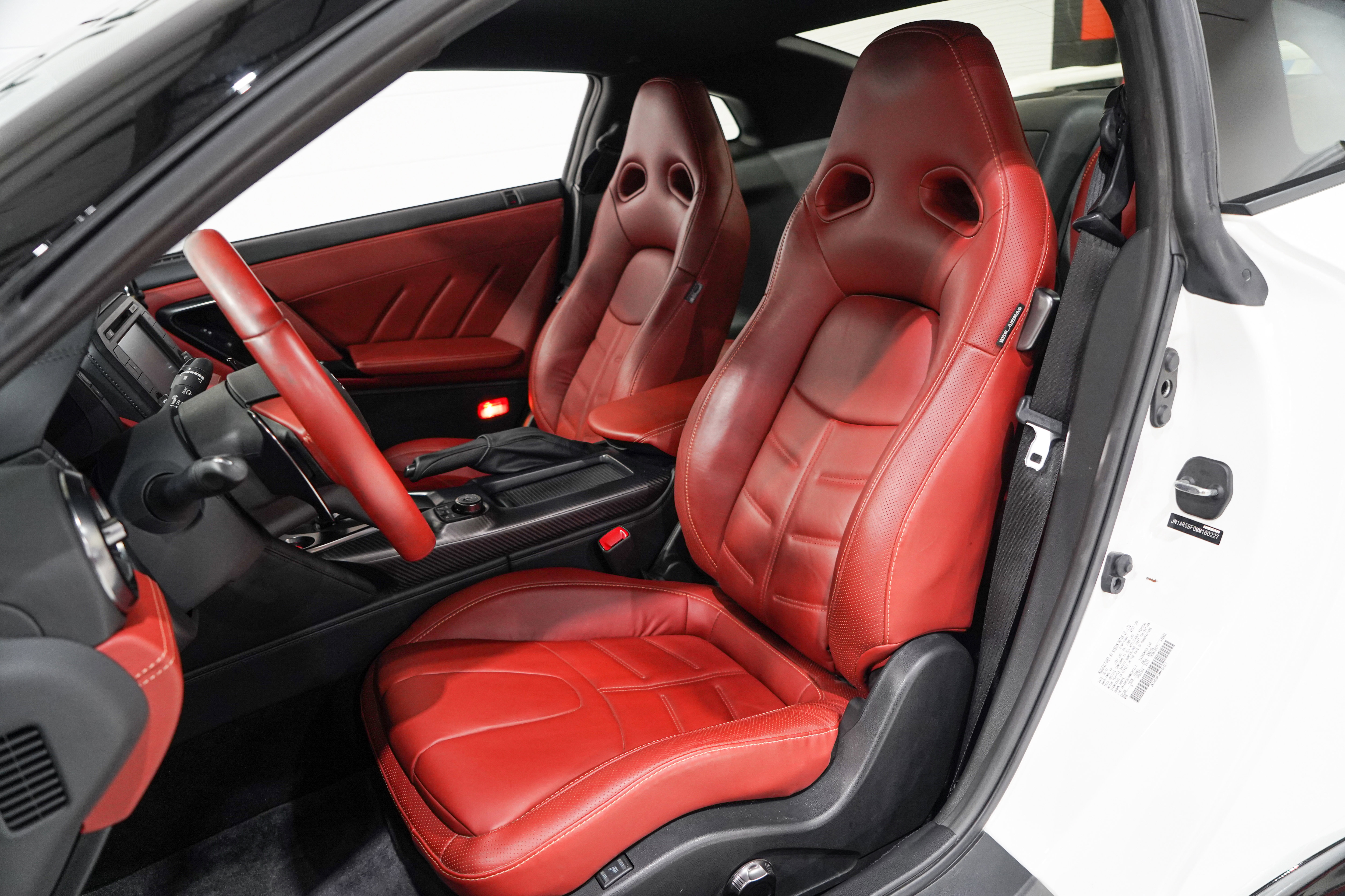 Used 2021 Nissan GT-R Premium AWD/4WD image 9