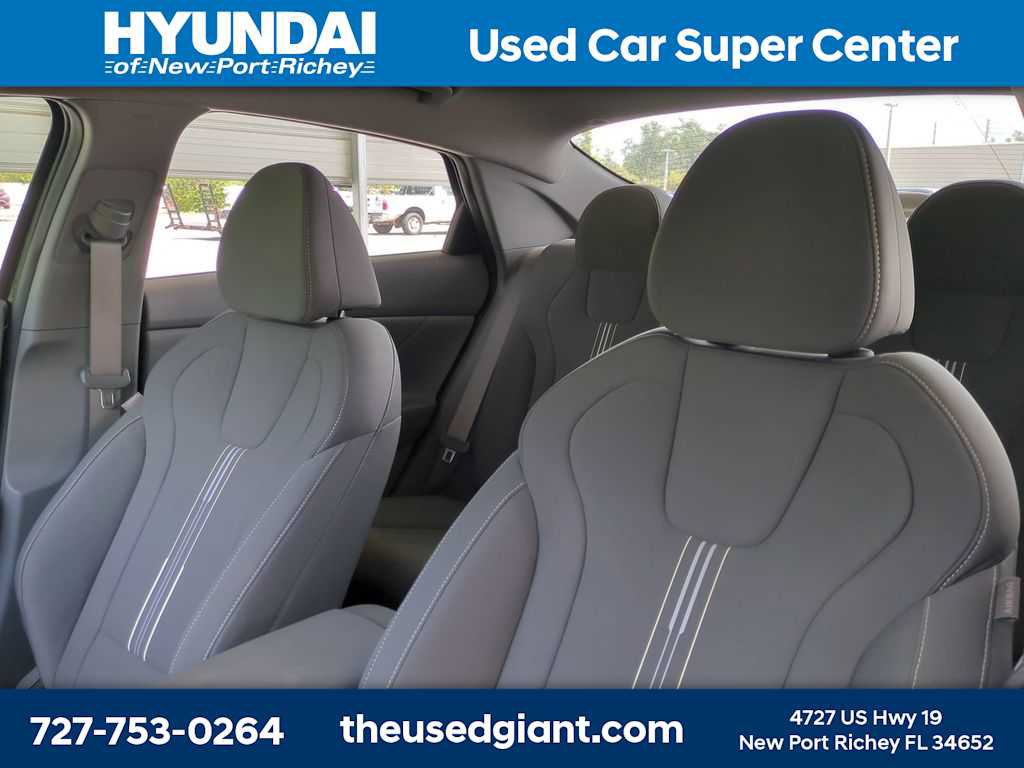 Certified 2023 Hyundai Elantra SEL FWD image 7