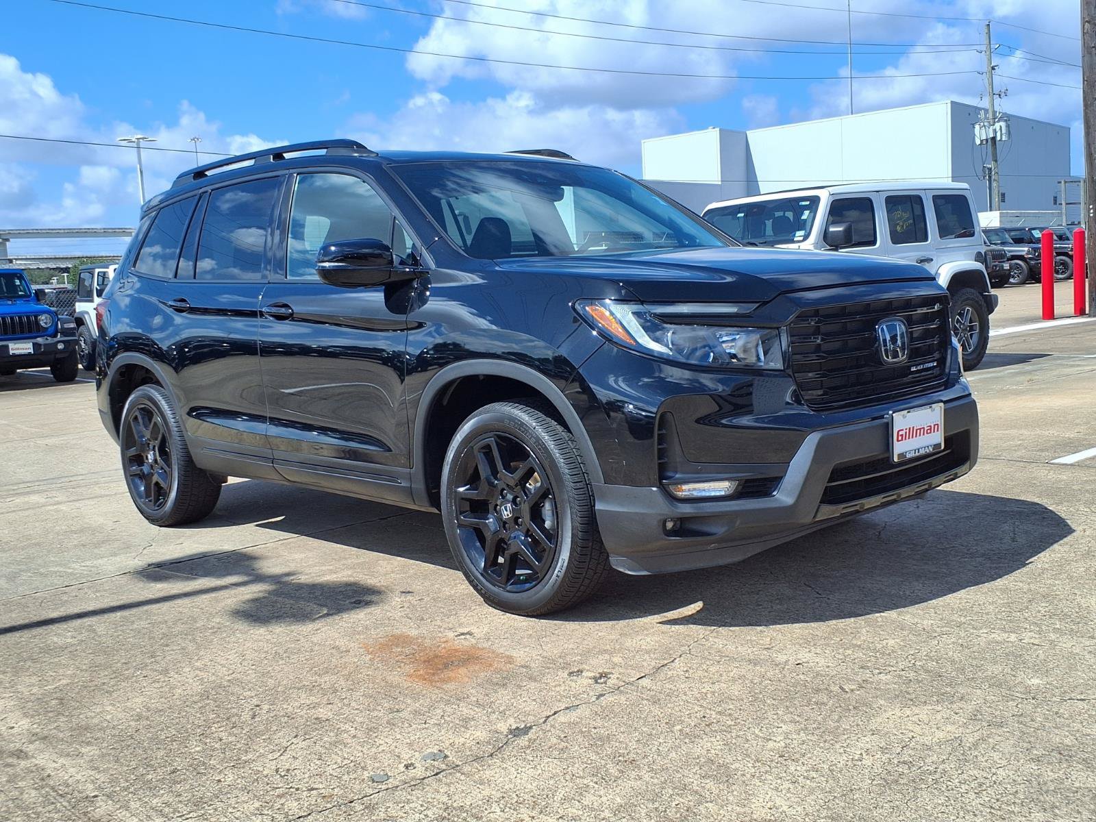 Used 2025 Honda Passport Black Edition image 2