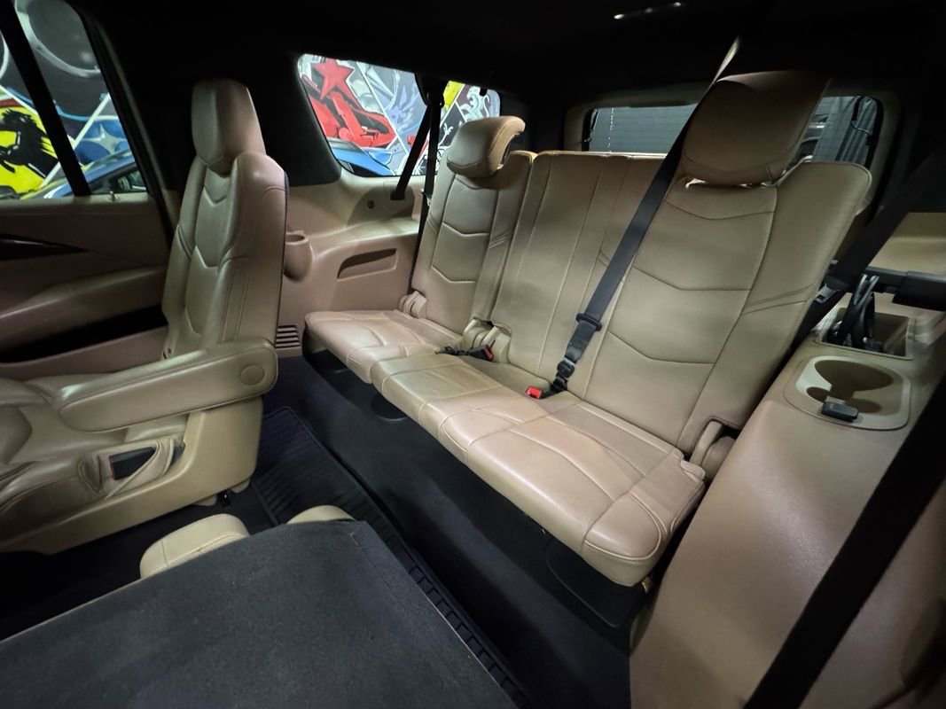 Used 2019 Cadillac Escalade ESV Platinum image 14