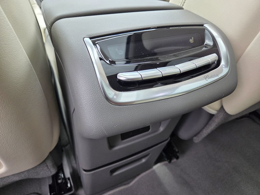 Used 2024 Cadillac XT6 Premium Luxury AWD/4WD image 39
