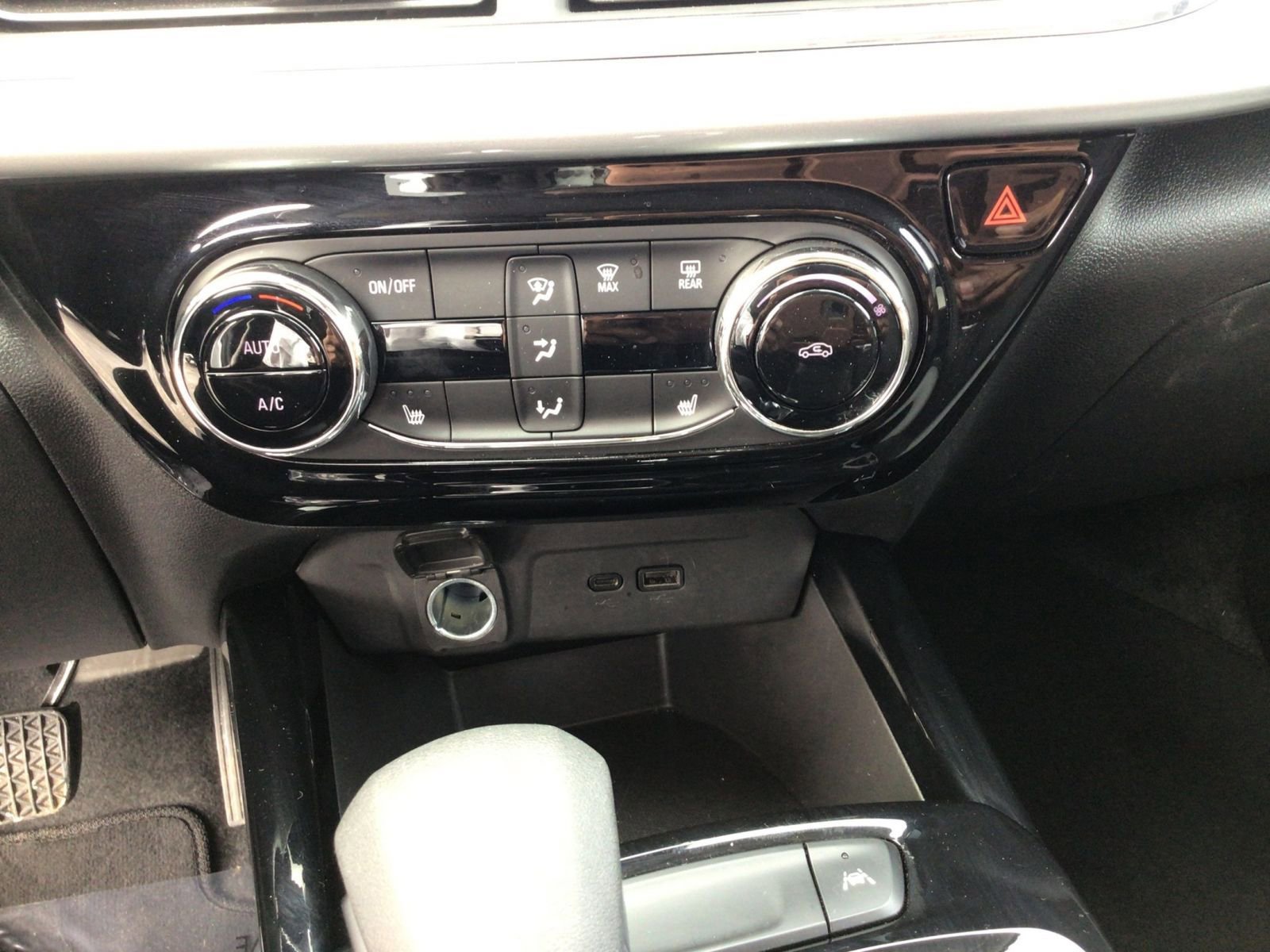 Used 2025 Chevrolet Trax LT w/ LT Convenience Package image 20