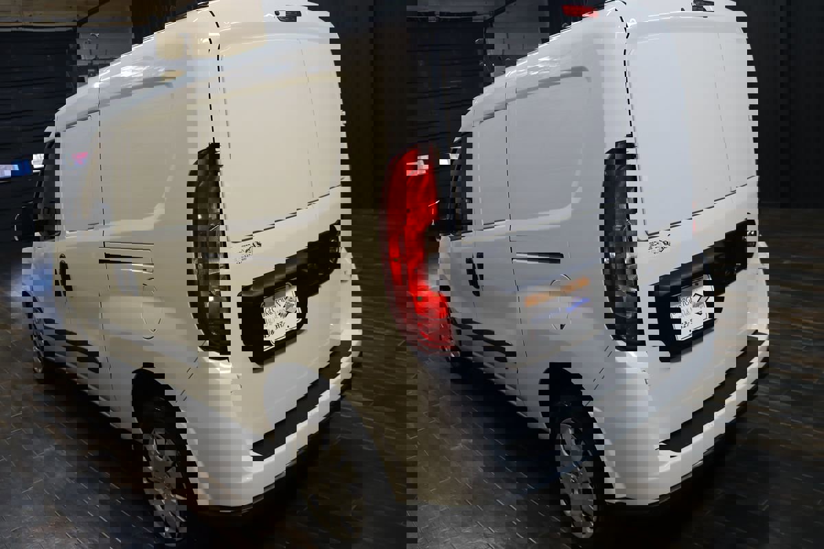 Used 2021 RAM ProMaster City Tradesman SLT image 3