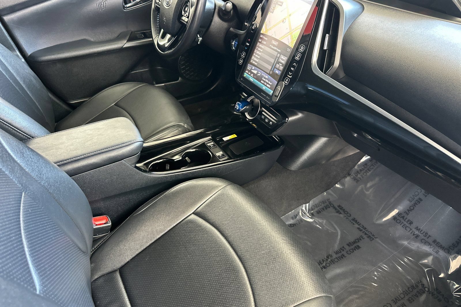 Used 2021 Toyota Prius Prime XLE w/ Carpet Mat Package (TMS) FWD image 17
