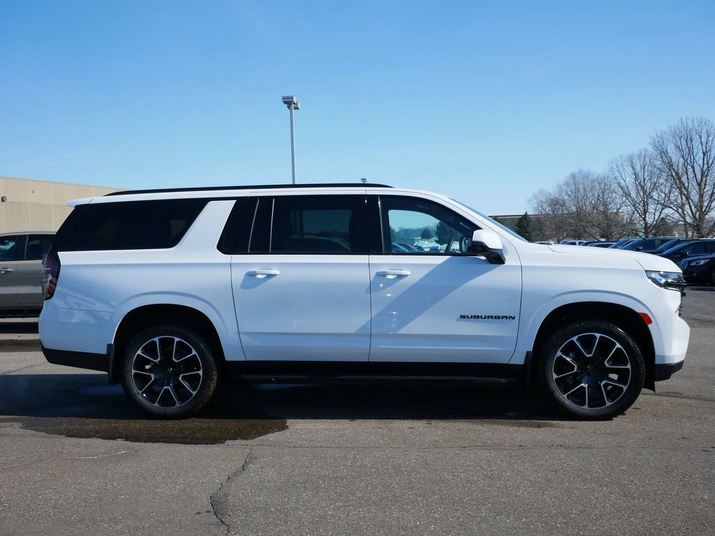 Used 2024 Chevrolet Suburban RST w/ Luxury Package image 8