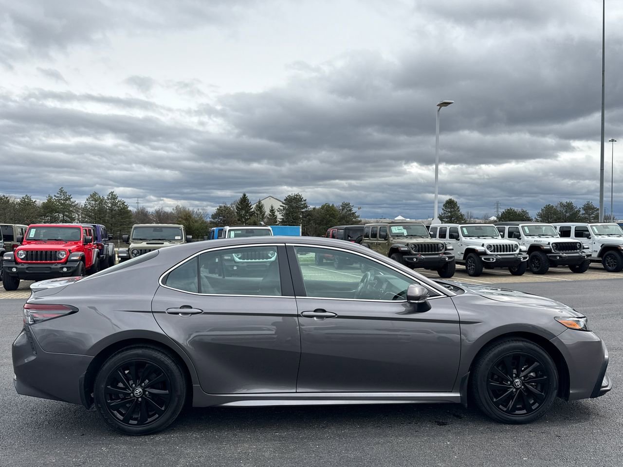 Used 2024 Toyota Camry SE video 2