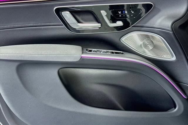 New 2026 Mercedes-Benz EQS 400 4MATIC SUV image 16