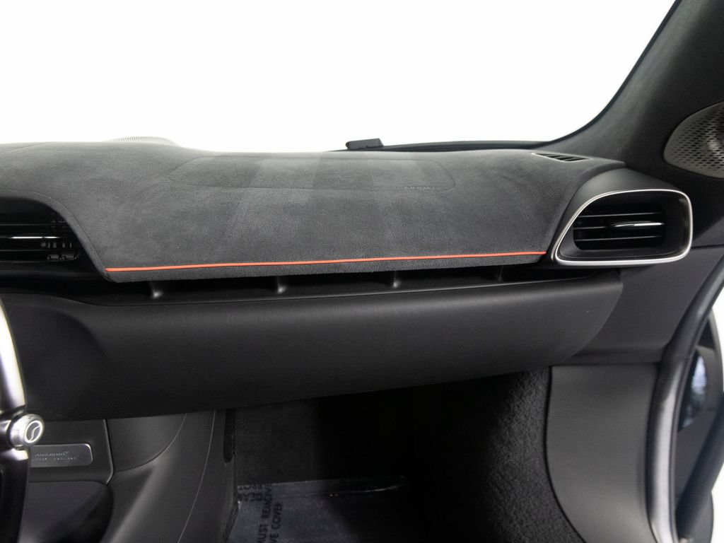 Used 2023 McLaren Artura RWD image 28