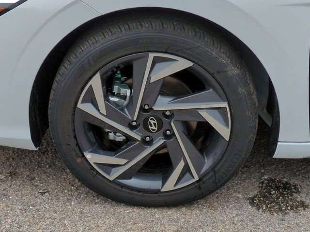 New 2025 Hyundai Elantra Sport FWD image 10