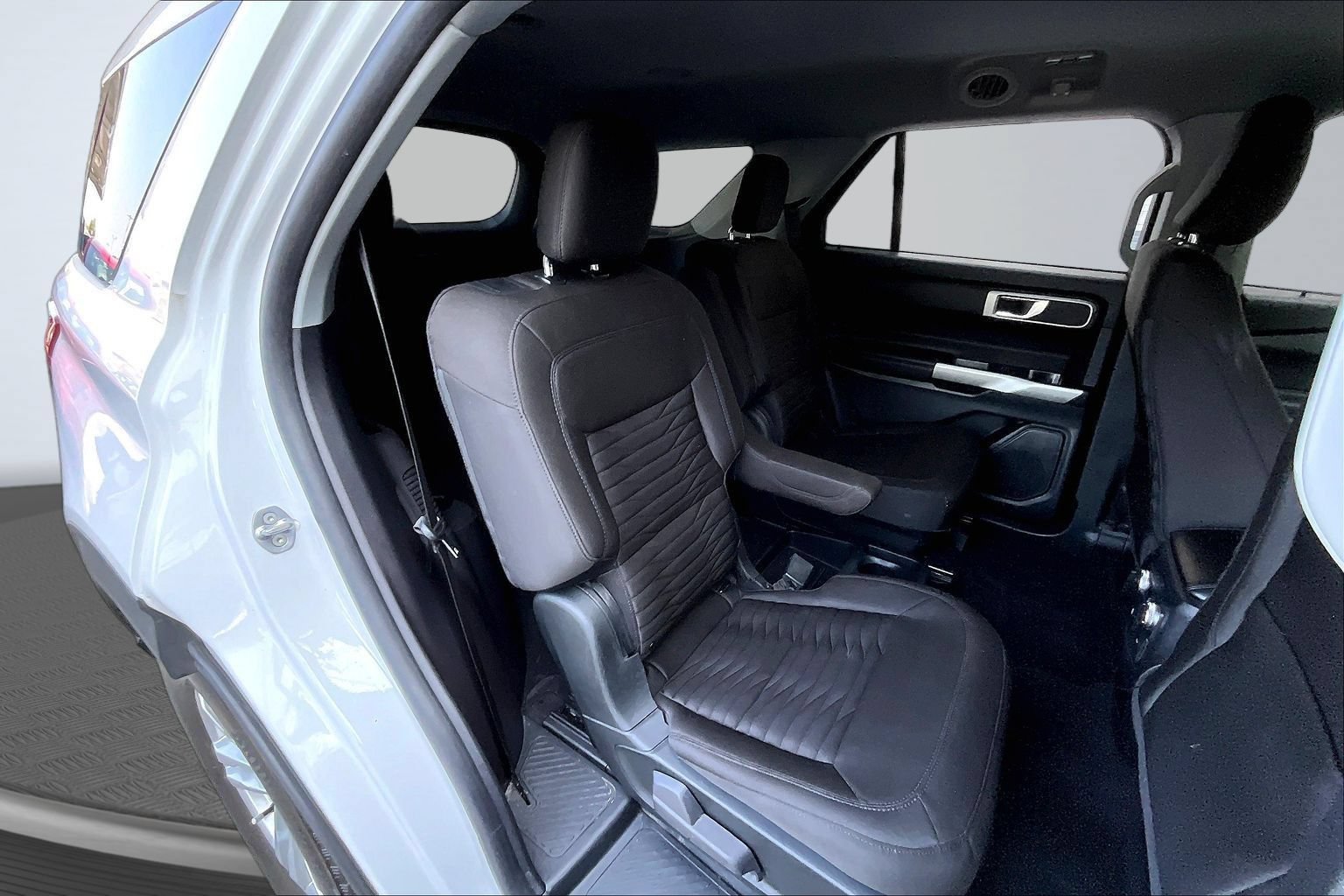 Used 2021 Ford Explorer XLT RWD image 25
