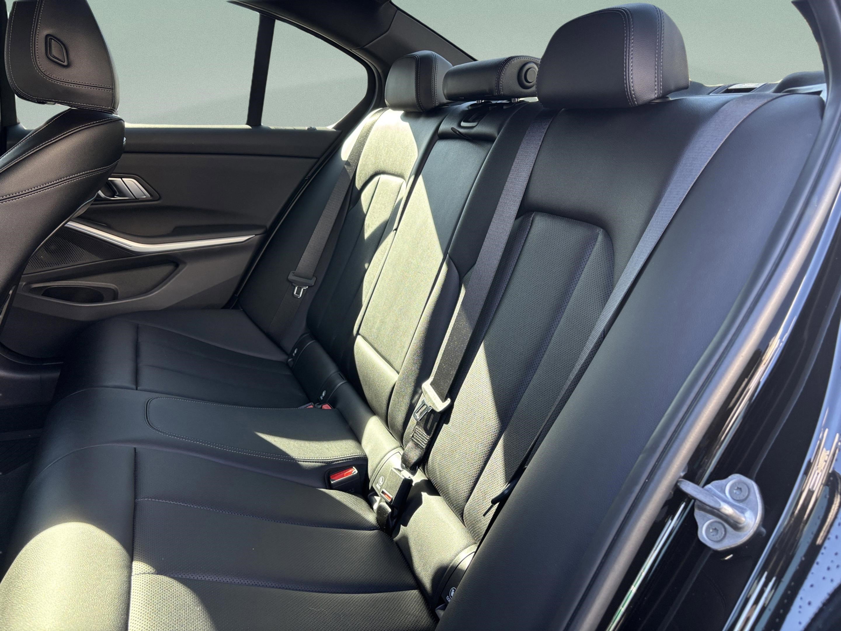 Used 2023 BMW 330i Sedan w/ M Sport Package image 27