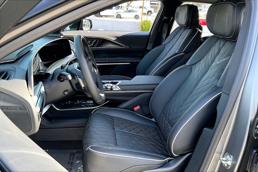 New 2026 Cadillac Lyriq V w/ LPO, Floor Liner Package AWD/4WD image 12