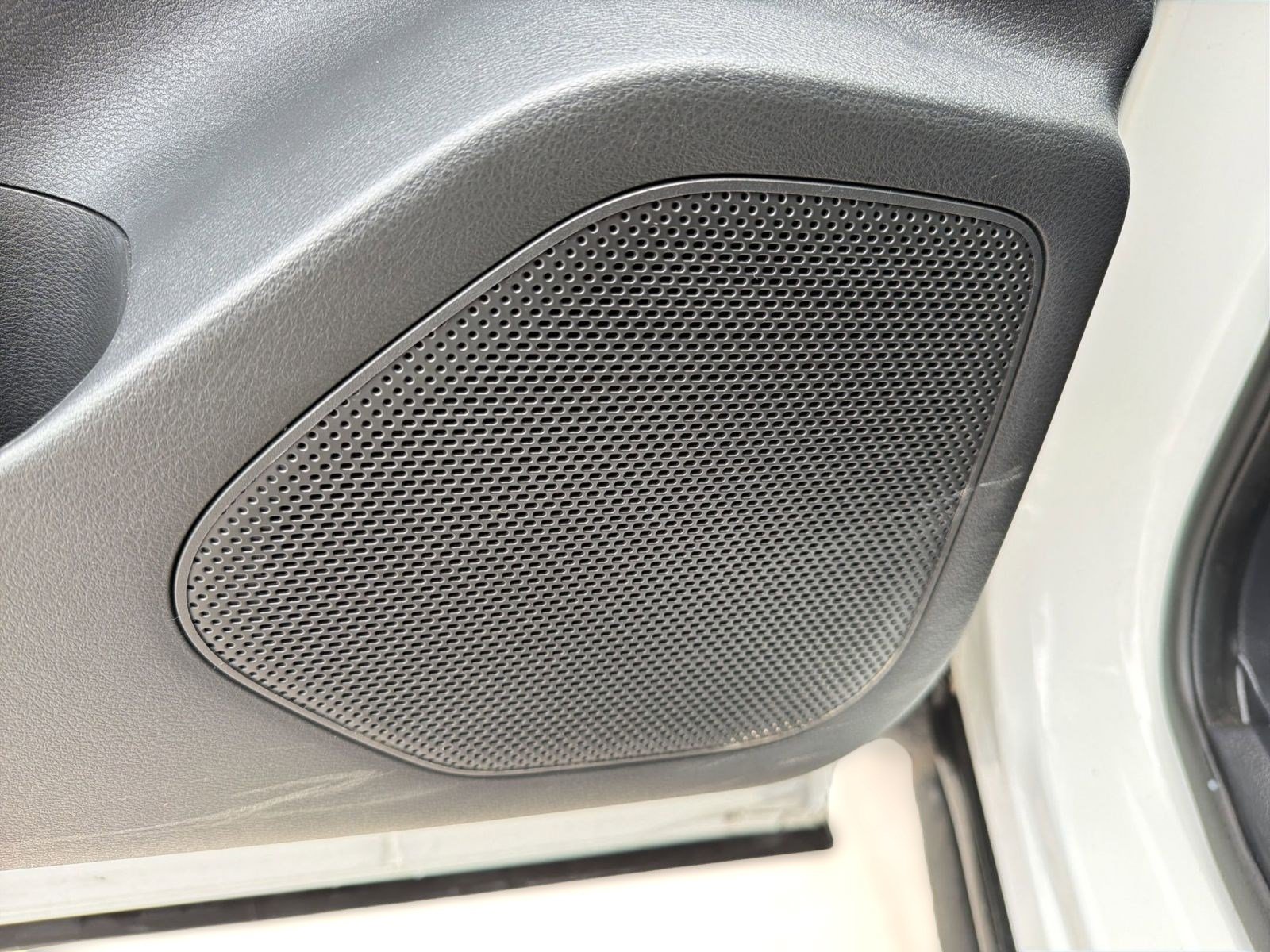 Used 2022 Nissan Rogue S FWD image 21