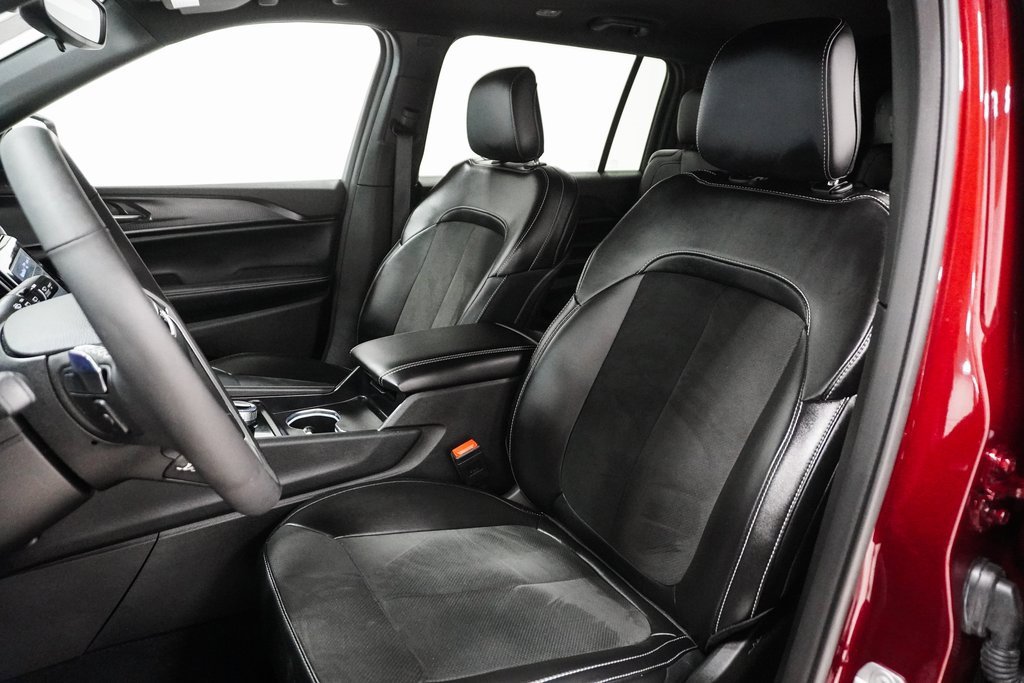 Used 2024 Jeep Grand Cherokee L Laredo image 10