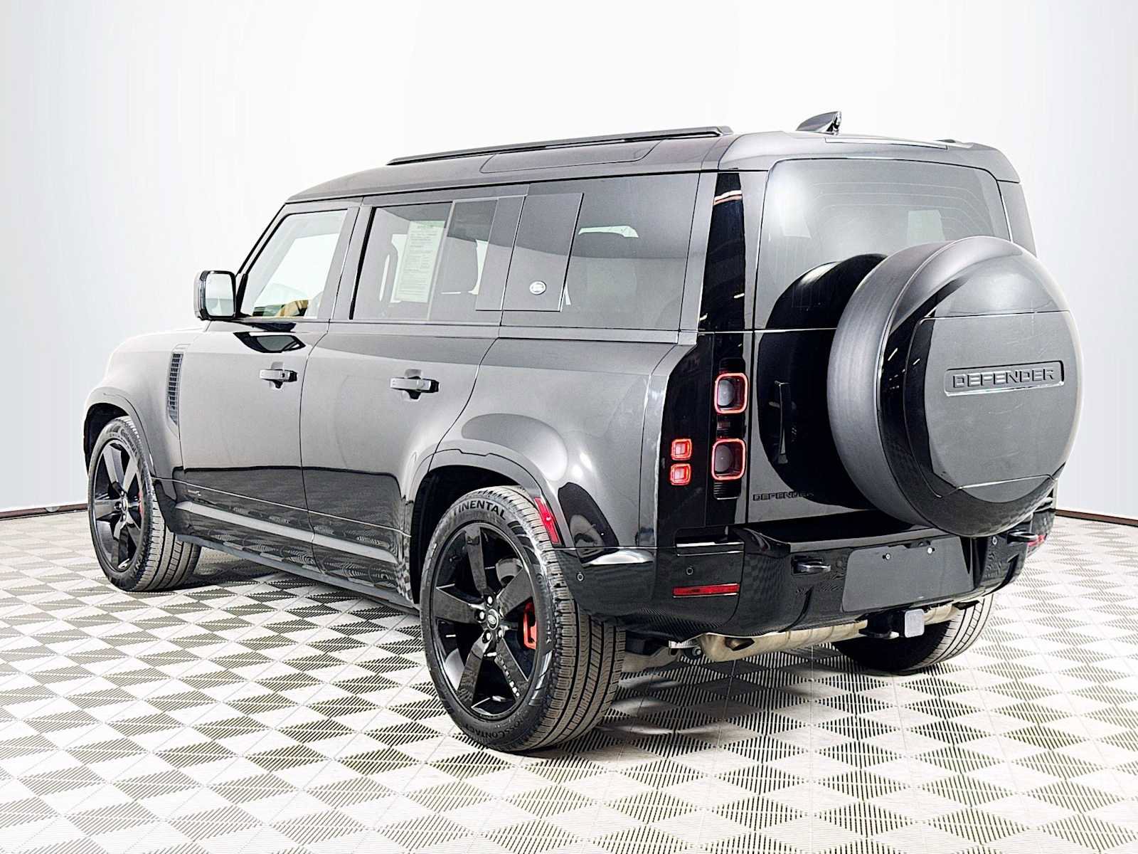 Used 2024 Land Rover Defender 110 X image 7