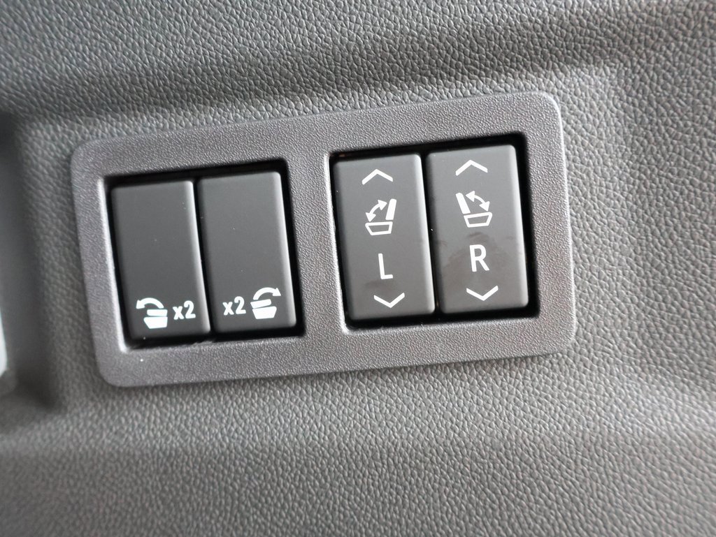 New 2026 GMC Yukon Denali image 38