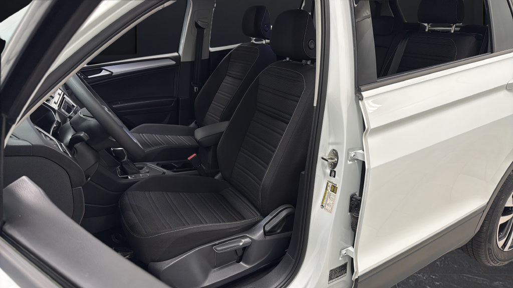Used 2023 Volkswagen Tiguan S FWD image 9
