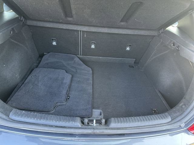 Used 2018 Hyundai Elantra GT image 22