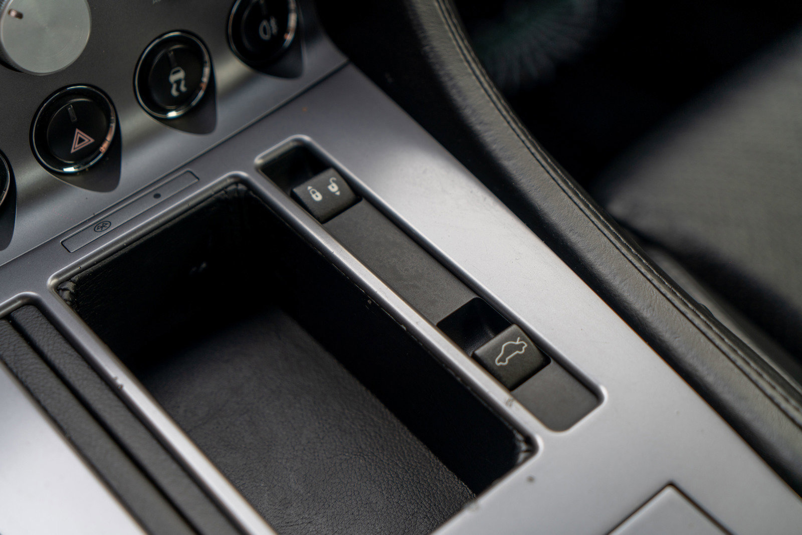 Used 2006 Aston Martin DB9 Coupe RWD image 26