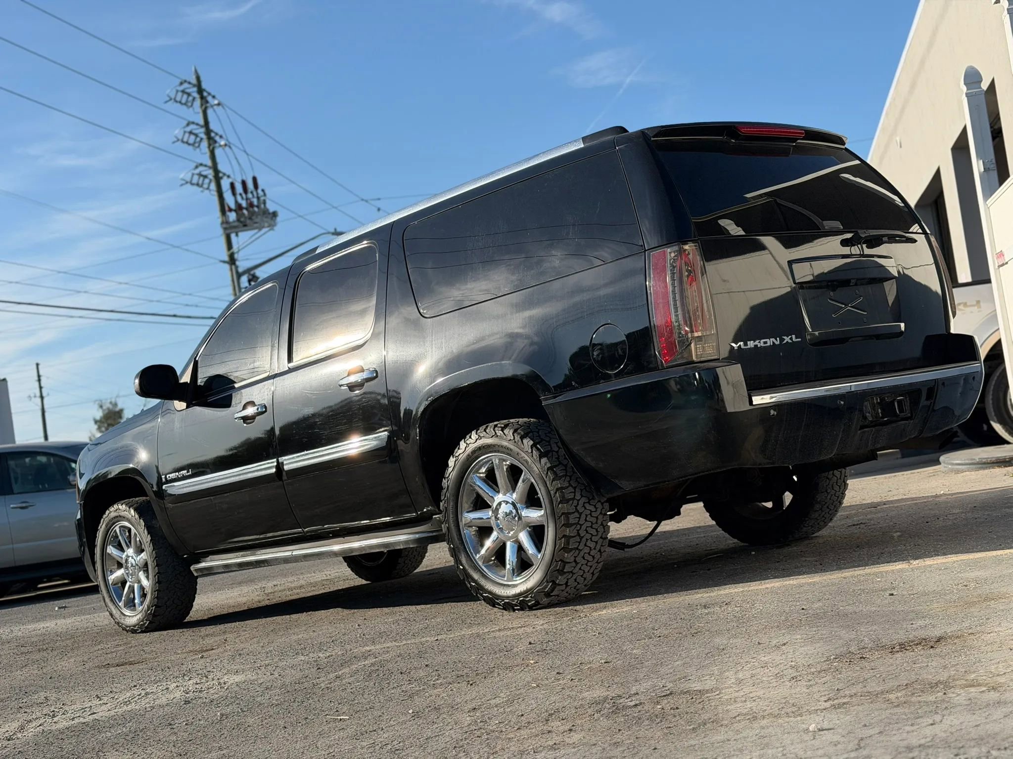 Used 2007 GMC Yukon XL Denali AWD/4WD image 4
